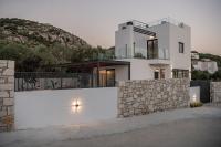 Avrilia Seaside Villa Heated Pool - Chambres d’hôtes Almirida