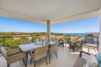 Seaview Serenity with Pool & Garden - B&B Quarteira