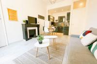 #B3 Light Pink T2 near Jaurès Estacade Luminous - B&B Grenoble