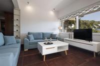 Relux Sea View 2 Bedroom Apartment by BluPine - B&B Atene