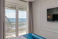 Beachfront Žnjan Apartments - Bed and Breakfast Split
