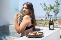 Vista Al Mar Santorini (sea view & hot tub jacuzzi) - Chambres d'hôtes Pýrgos
