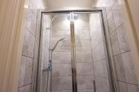 Evergreen Apartments- Flat 1, London - B&B