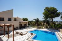 Angels Villa - 8-Bedroom Estate Ideal for Groups & Families by etouri - Ferienwohnung Kampáni