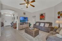 4 bedrooms pool and spa home on golf course Fairways Estates - Chambres d'hôtes Kissimmee