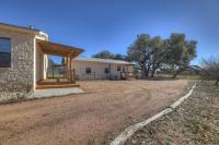 Willies House with Country Views - Shared Party Barn - B&B