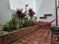 B&B Medellín - Beautiful three-bedroom apartment with garden in El Poblado - Bed and Breakfast Medellín