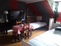 B&B Neuilly - PETIT APPARTEMENT 30M2, 1 chambre lit double et salon 2 lits simples, 3 à 4 pers - Bed and Breakfast Neuilly