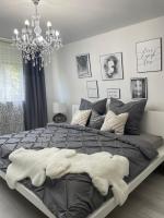 Luxus Apartment am Fremersberg - zentral - mit Sauna & Badewanne - Bed and Breakfast Baden-Baden