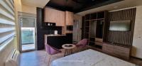 Studio mit Balkon