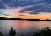 Riverside Retreat Waterfront Guest Suite - Bed and Breakfast Groton