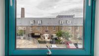 B&B Dundee - Quayside 2-Bed Apartment in Dundee - Bed and Breakfast Dundee