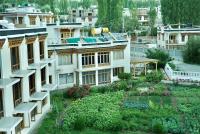 Raku Guest house - B&B