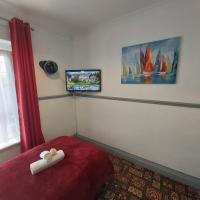 Single - Room 6 - En-Suite (Top floor, city view)