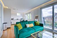 B&B London - Stylish Apt with Balcony and easy central access - Bed and Breakfast London