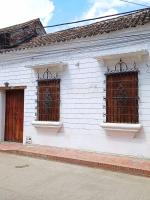 Casona Zirene - B&B Mompos