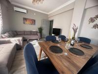 B&B Antalya - 300 meters to Konyaaltı beach 2+1 large and spacious apartment - Bed and Breakfast Antalya