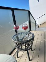 New, luxurious and a short stroll to the lake - B&B Taupo