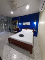 Bungalow - Water Front 