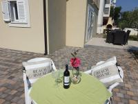 House of 98 m² with three bedrooms, two bathrooms - Chambres d’hôtes Vodice