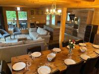 Chalet Balata - Charming chalet with hot tub and views - B&B La Côte-d'Arbroz
