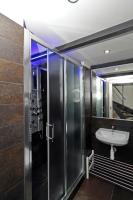 Deluxe One-Bedroom Apartment (4 Adults)
