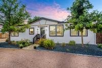 Poplar Place Mod with Hot Tub - 1 mi to Main Street - B&B