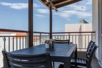 Apartamento con balcón