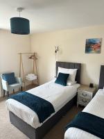 Twin Room with Private Bathroom