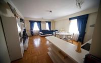 Lovely 2-bedroom condo with private garage - B&B Budva