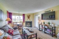 1 Mi to Granby Ranch Cozy Condo with Fireplace - B&B
