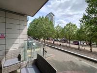 Fully Serviced Two Bed Apartment by ExCeL & O2 - B&B Londres
