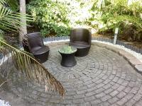 Garden Queen Room