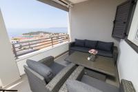Apartment Cosmopolitan , Sea View, and free garage parking - Bed and Breakfast Makarska