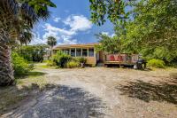 B&B Folly Beach - Hideaway at the Fort - Bed and Breakfast Folly Beach