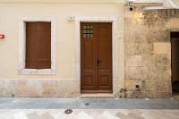 AAA Apartments & Rooms with FREE parking - B&B