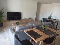 Centre ville, Parking, transport en commun au pied de l'immeuble - Ferienwohnung