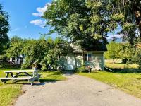One-Bedroom Cottage 9