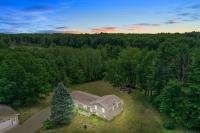 LAKEFRONT PARADISE 4 bedroom Home w direct lake access, Pets OK - B&B