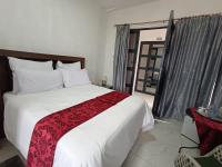 Chambre Lit Queen-Size avec Balcon