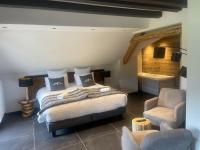 King Suite with Spa Bath