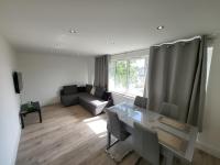 B&B Sutton - Bright Modern 3 Bedroom Apartment - Bed and Breakfast Sutton