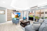 Fully Renovated 2BR and 2BA Near Waikiki Beach with Parking - B&B Honolulu