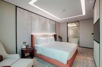 One-Bedroom King Suite - High Floor/Non-Smoking