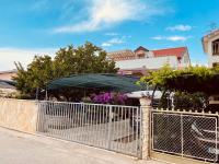 Apartment Lucija - Chambres d'hôtes Privlaka