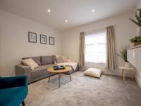 B&B Telford - Pass the Keys Modern Apartment with Terrace - Bed and Breakfast Telford