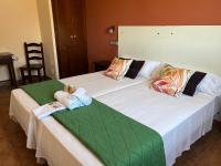 HOSTAL TREVELEZ - Bed and Breakfast El Ejido