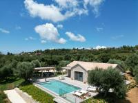 Elaiopetra Kefalonia - Stonehouse Hideaway with pool - Modern Luxury with Serene Sea and Mountain Views - B&B