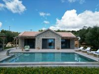 Elaiopetra Kefalonia - Stonehouse Hideaway with pool - Modern Luxury with Serene Sea and Mountain Views - Chambres d'hôtes Metaxáta
