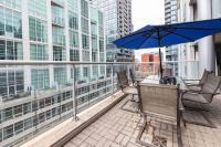 2BR with Parking Terrace and Stunning View of CN Tower - Chambres d’hôtes Toronto